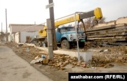 "8-nji mart" raýonynda ýykylýan jaýlar