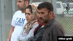 Мигранты в лагере для беженцев в Чехии. Ноябрь 2015 года.