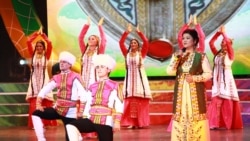 Diňle: Medeniýet işgärleri 27-nji sentýabra çenli 'semizligini düzetmeli'