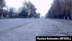 Шаардын жарым-жартылай курулуп калып кеткен жолдору.