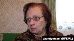 Գառնիկ Մարգարյանի կինը՝ Դոնարա Մարգարյանը զրուցում է «Ազատության» թղթակցի հետ, 14-ը հունվարի, 2016թ.