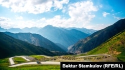 Бишкек–ьОш жолундагы Төө-Ашуу ашуусу. Иллюстрациялык сүрөт.