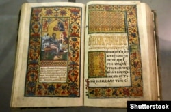 Пересопницьке Євангеліє – українське рукописне Євангеліє з мініатюрами, написане у 1556–1561 роках. Визначна пам’ятка староукраїнської мови і мистецтва раннього модерну. Один із символів українського народу – на Пересопницькому Євангелії присягають президенти України