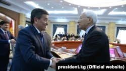 Сооронбай Жээнбеков жана Амангелди Муралиев.