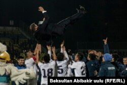 Кыргызстан менен Индиянын футбол боюнча улуттук курама командалары беттешинен соң. Бишкек. 28-март, 2018