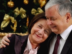 Прэзыдэнт Польшчы Лех Качыньскі (2005-2010) з жонкай Марыяй, якія загінулі ў авіякатастрофе 10 красавіка 2010 пад Смаленскам; фота 2007 году