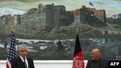 Чак Хейгел жана Ашраф Гани. Кабул, 6-декабрь, 2014-жыл.