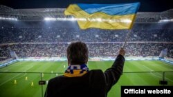 Президент України Петро Порошенко під час матчу між Україною та Словенією у Львові. 14 листопада 2015 року