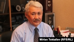 Турсунбек Акун.(2012-жылдын 1-февралында тартылган сүрөт)