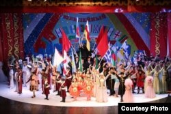 Гала-концерт күренеше