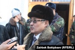 Турсунбек Акун на суде по апрельским событиям, 14 декабря 2011