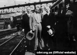 Зліва направо: Каленик-Григорій Лисюк, Євген Коновалець, Іван Рудаків, Микола Сціборський. Париж, 1929 року (фото: Центр досліджень визвольного руху)