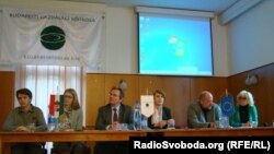 На зустрічі у Будапештській школі бізнесу, 31 березня 2014 року