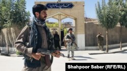 در گذشته نیز بر تکیه خانه ها و محلات تجمع شیعه ها در هرات و برخی از نقاط دیگر افغانستان حملاتی صورت گرفته است