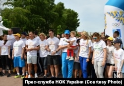 Старт забігу "Олімпійська міля": разом з видатними спортсменами долали дистанцію всі охочі