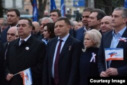 Ватажки угруповань Донбасу на святкуванні анексії Криму. Фото з сайту ватажка угруповання «ДНР» Олександра Захарченка