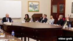 Түгәрәк өстәл сөйләшүендә катнашучылар