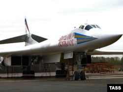 Стратегічний бомбардувальник Ту-160