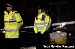Паліцыя ахоўвае месца, дзе знайшлі Скрыпаля і жанчыну.