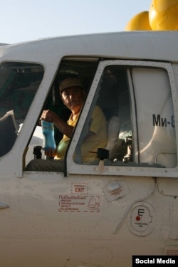 Один из погибших членов экипажа МИ-8 - 71-летний пилот Музаффар Файзуллоев. Фото с личной страницы в Фейсбуке Собира Собирова