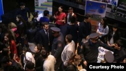 Разгон выставки зарубежных вузов в Душанбе, 1 апреля 2017 года