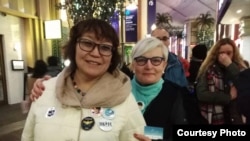 Нада Кребцова казакстандык Гүлжамал менен Лондондо.