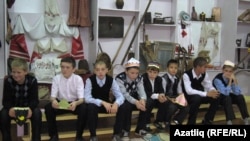 Милли музейда дәрестә