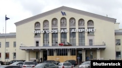 Тим часом, Вільнюський аеропорт тричі закривався ввечері 3 грудня і вночі 4 грудня через повітряні кулі з Білорусі