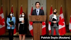 جستن ترودو صدراعظم کانادا و شماری از وزرای کابینه‌اش