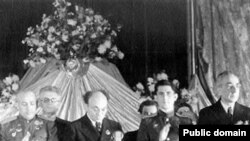 Прэзыдыюм Габрэйскага антыфашысцкага камітэту. У цэнтры — Саламон Міхоэлс