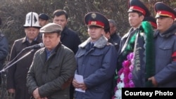 Министр Мелис Турганбаев баштаган милиция кызматкерлери