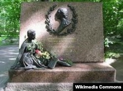 Санкт-Петербугда Агриппина Ваганованын мүрзөсүнө коюлган эстелик