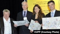 (Зліва направо) Ігор Бардин, Дерек Фрейзер, Станіслава Царкова, Вадим Пристайко