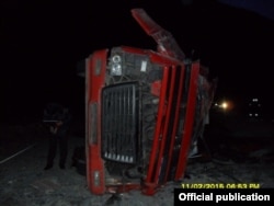 Жайыл районунда көңтөлүлүп кеткен май ташуучу автомобиль. 11-февраль 2015