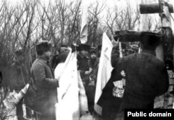 Мероприятия в Сучьей балке на Луганщине, месте массовых захоронений жертв Сталинских репрессий, 1991 год