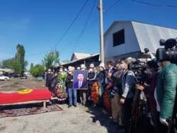 Церемония прощания с Зайырбеком Ажыматовым. Бишкек. 1 мая 2020 года.