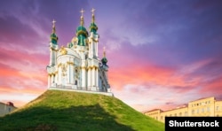 Андріївська церква в Києві, яку передали в безоплатне користування Вселенському патріархату. Церква збудована в 1747–1762 роках