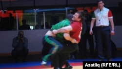 100 кило авырлыктагылар бил алыша