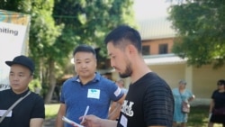 Альнур Ильяшев (на переднем плане) проводит митинг за свободу мирных собраний. Алматы, 30 июня 2019 года.