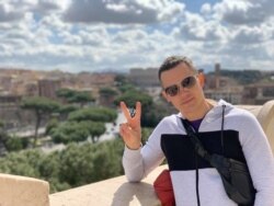 Олексій Кучер, згідно декларації, у 2018 році не заробив жодної копійки, однак придбав коштовний автомобіль