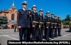 Лейтенанти морської піхоти першого випуску Одеської Військової академії. Одеса, 2 червня 2018 року