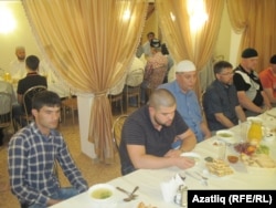 Хәләл кафеда