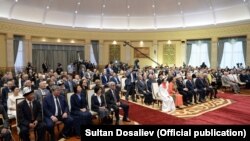 Сыйлык ээлери.