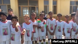 راه اندازی مسابقه فوتبال بین دو تیم از دو پروشگاه در ولایت کندز.