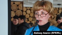 С презентацией ТЭО изъятия Кокжайляу из национального парка выступила Наталья Огарь. Алматы, 25 февраля 2014 года.