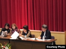 Сьвятлана Алексіевіч і Масацугу Она ў Такійскім унівэрсытэце