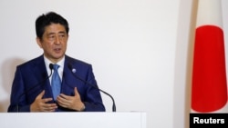 Синдзо Абэ. Архивдик сүрөт.