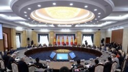 Кыргызстандык ишкерлер менен президенттин Ала-Арча резиденциясында өткөн жолугушуусу. 12-февраль,