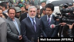 عبدالله عبدالله پس از وقوع رویداد گفت که تمام افغان‌ها باید بر علیه مخالفان مسلح قرار گرفته و از نیروهای امنیتی‌شان حمایت نمایند: