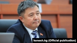 Алмазбек Эргешов.